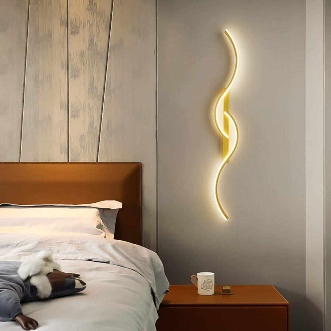 AURORA Golden Wavy Wall Light