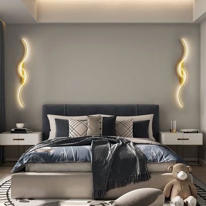 AURORA Golden Wavy Wall Light